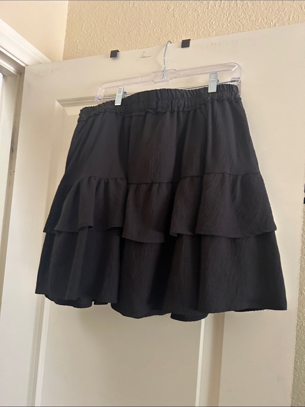 Black & White Tiered Ruffle Mini Skirt - (2) Lightweight Everyday Style